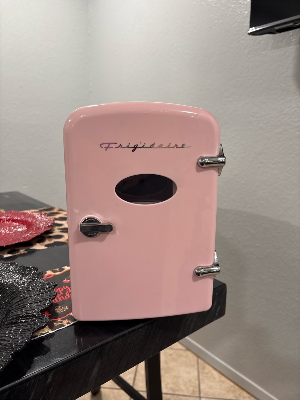 Frigidaire Pink Mini Fridge Cosmetic Cooler or beverages Fits 6 cans.